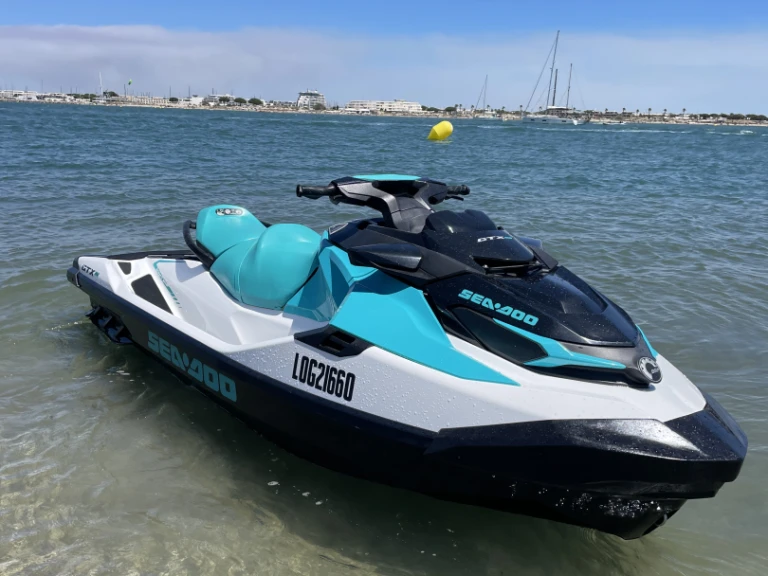 Location Jet ski à Le Grau-du-Roi - Sea-Doo GTX 