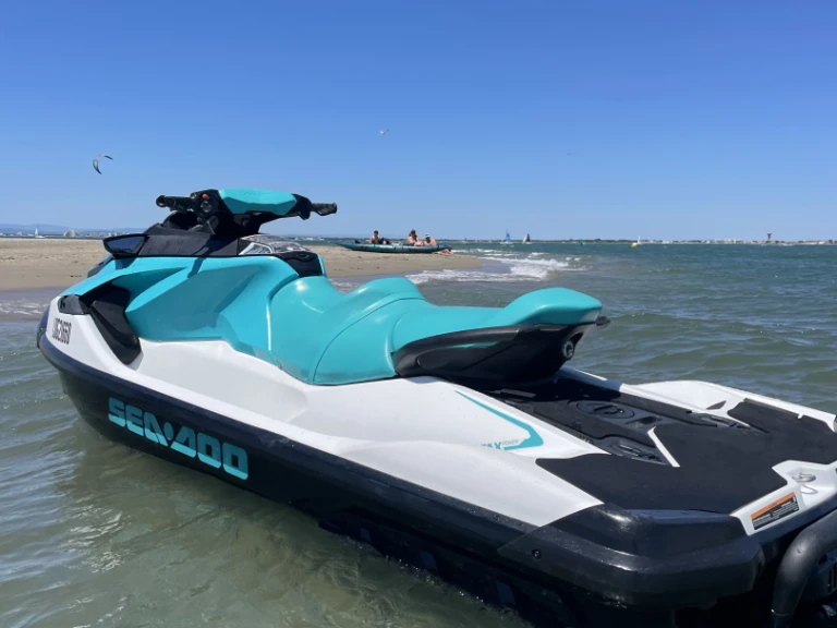 Location bateau Sea-Doo GTX  à Le Grau-du-Roi sur Samboat