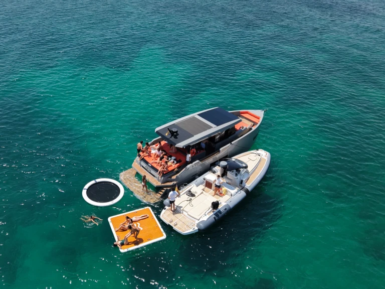 Pirelli PZero 1100 Cabin a louer à Puerto De Barbate