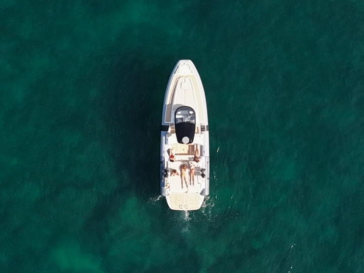 Location bateau Pirelli PZero 1100 Cabin à Puerto De Barbate sur Samboat