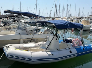 Vermietung Motorboot Zodiac mit Führerschein