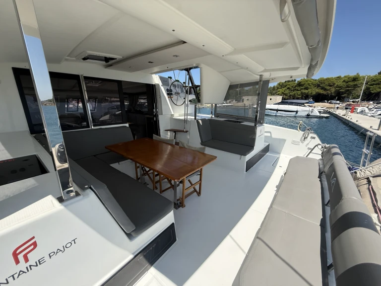 Location Catamaran à Pula - Fountaine Pajot Lucia 40