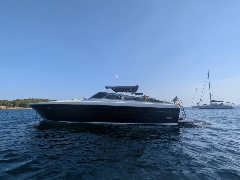 Location bateau Itama 40 à Port Grimaud sur Samboat