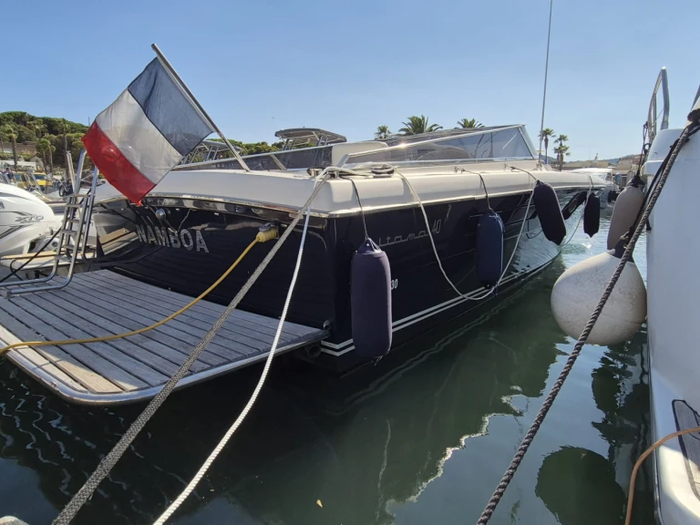 Louez un Itama 40 à Port Grimaud