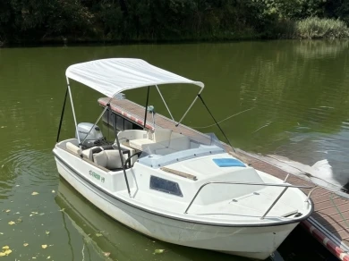 Verhuur Motorboot Bénéteau met vaarbewijs