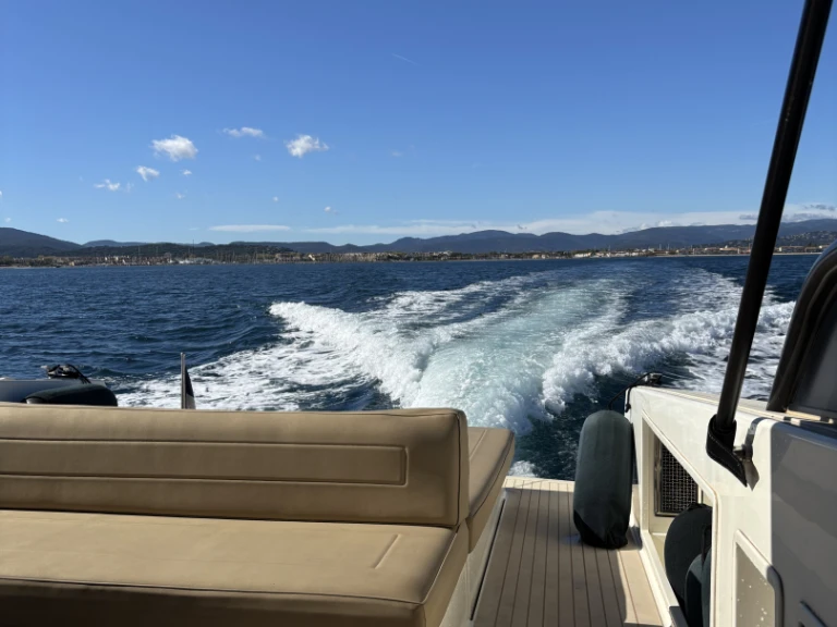 Location bateau VanDutch VanDutch 40 à Saint-Tropez sur Samboat