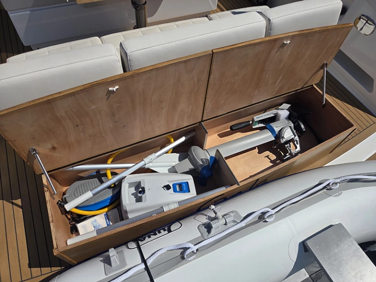 Location Bateau à moteur Pardo Yachts avec permis
