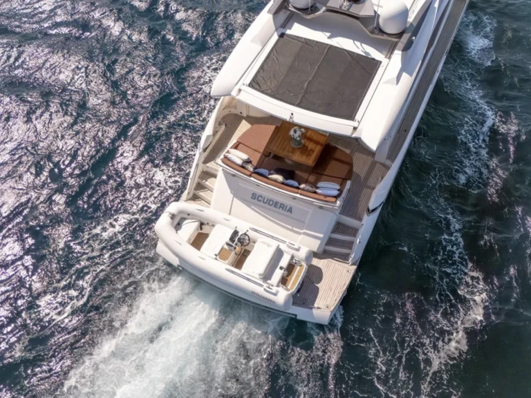 Yacht à louer à Port des Marines de Cogolin au meilleur prix