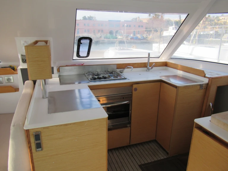 Catamaran à louer à Port-Saint-Louis-du-Rhône au meilleur prix