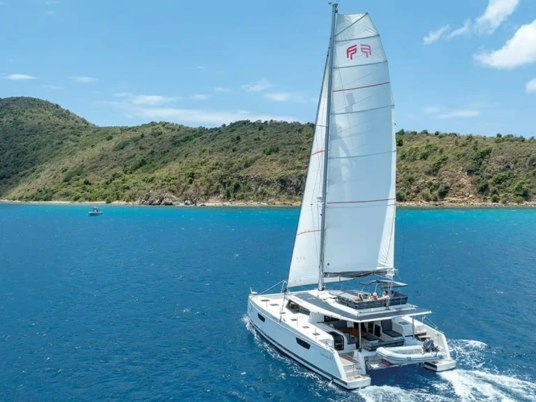 Louer Catamaran avec ou sans skipper Fountaine Pajot à Calliaqua Bay