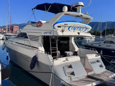 Location Bateau à moteur à Rrethi i Vlorës - Ferretti Altura 39