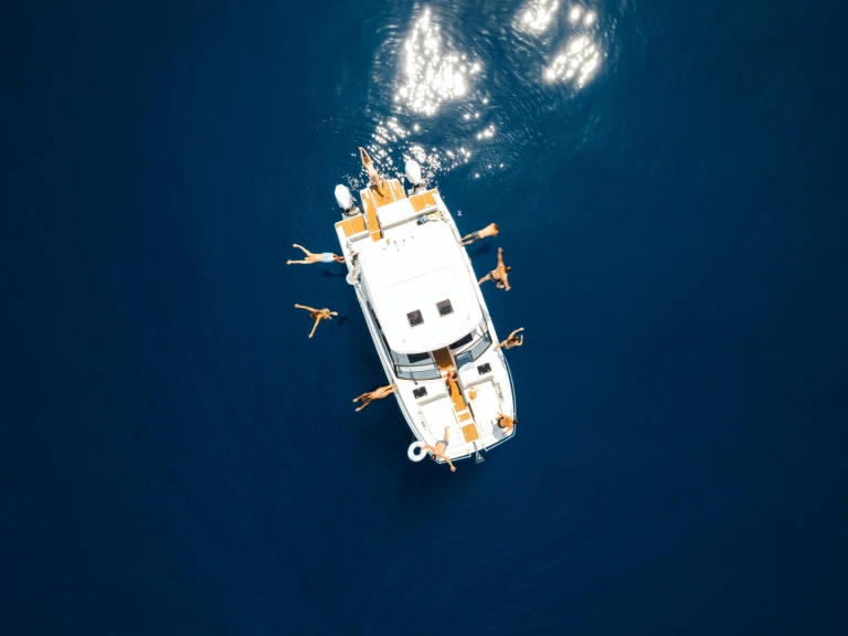 Location Bateau à moteur Aquila avec permis