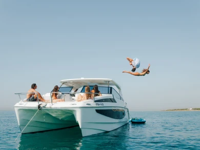 Wynajmij Aquila Aquila 36 Sport w Barcelone