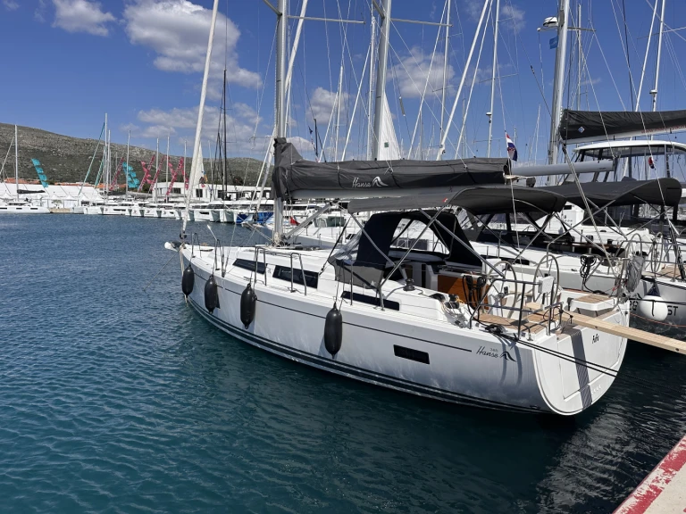 Louez un Hanse Hanse 388 à Seget Donji