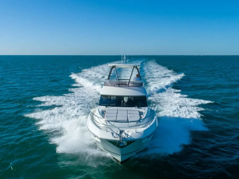Louer Bateau à moteur avec ou sans skipper Sunseeker à Zanzibar