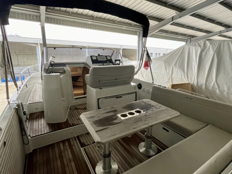 Louer Bateau à moteur avec ou sans skipper Bénéteau à Ajaccio
