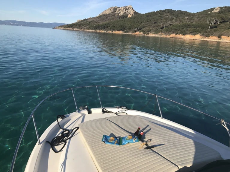 Location à Hyères - Jeanneau Leader 805 sur SamBoat