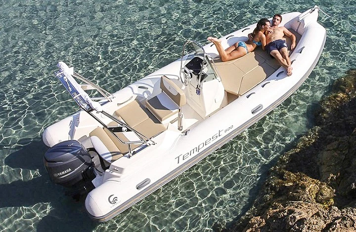 Semi-rigide à louer à Port de Pollença au meilleur prix