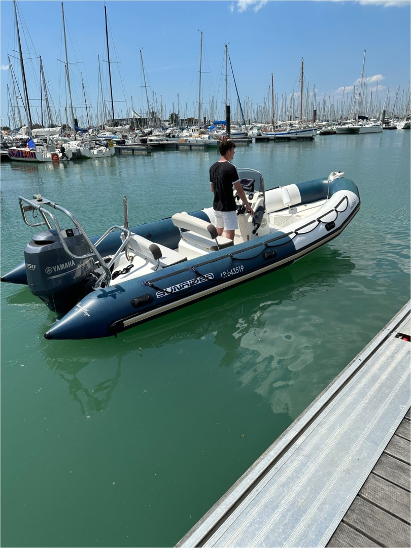 Location Bateau à moteur à La Rochelle - Bombard Sunrider 650