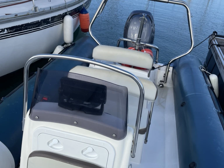 Location Bateau à moteur Bombard avec permis