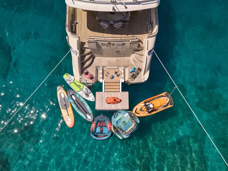 Location Yacht Falcon avec permis