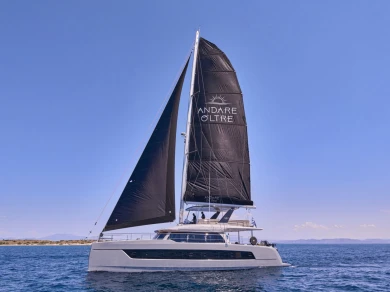 Bareboat Rental Luxury Yacht HeySea with a boat licence