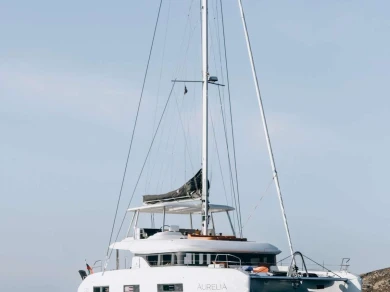 Luxury Yacht rental with or without captain Lagoon Athènes