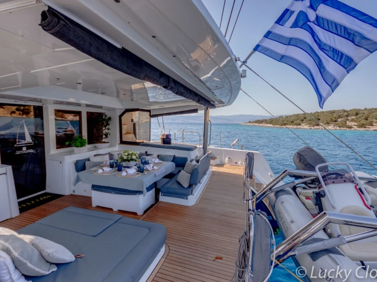 Louer Yacht avec ou sans skipper Lagoon à Santorin (Île)