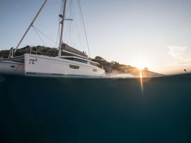 Luxury Yacht for rent Athènes at the best price