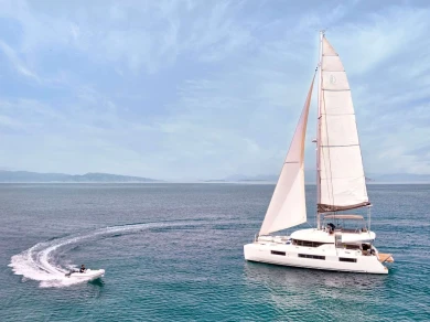 Bareboat Rental Luxury Yacht Lagoon with a boat licence
