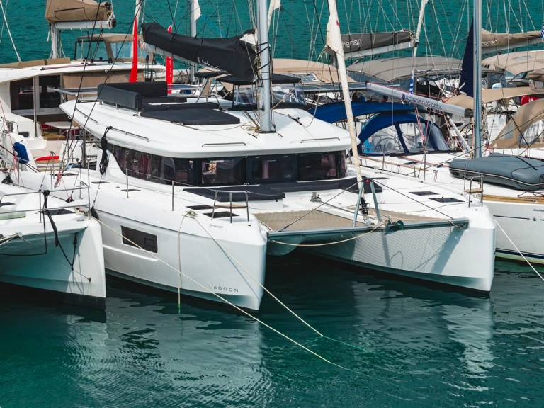 Louer Catamaran avec ou sans skipper Lagoon à Benítses