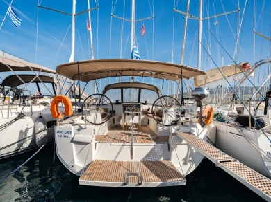 Sailboat rental in Piso Livadi - Jeanneau Sun Odyssey 519