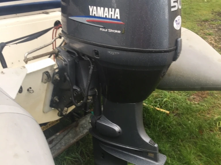 Location bateau Bénodet pas cher Explorer 485 FB