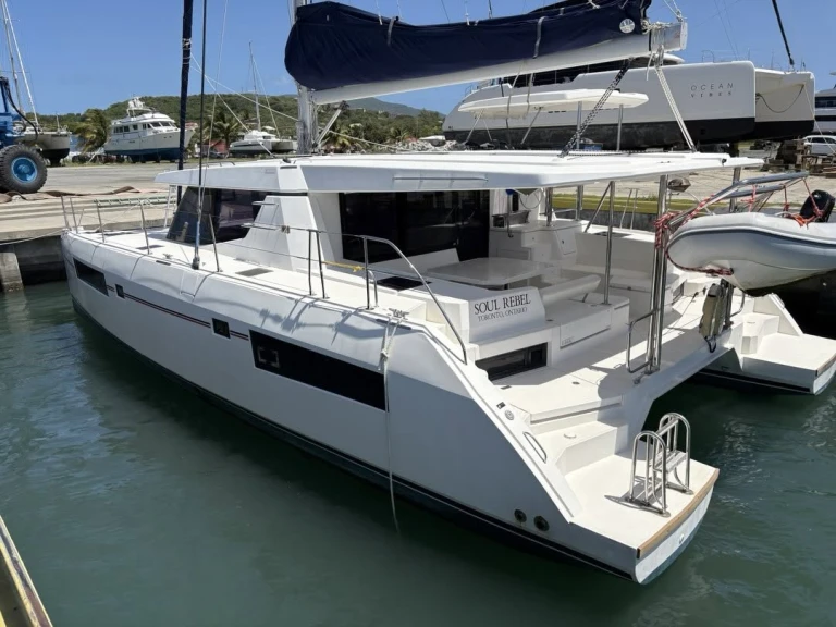Leopard Catamarans / Robertson & Caine Leopard 45 a louer à Saint-George
