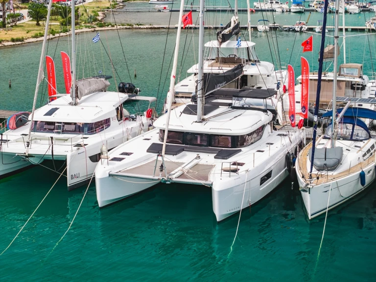 Louer Catamaran avec ou sans skipper Lagoon à Benítses