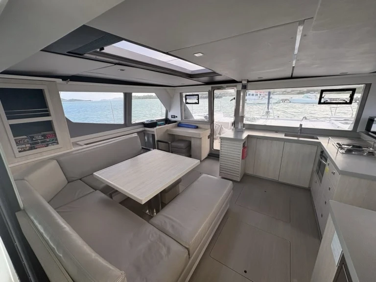 Location bateau Saint-George pas cher Leopard 45