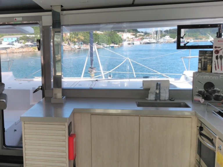 Location bateau Leopard Catamarans / Robertson & Caine Leopard 45 à Saint-George sur Samboat