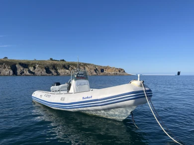 Location bateau Bombard Explorer 640 SB à Locmaria sur Samboat