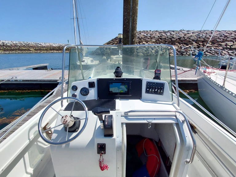Bateau à moteur à louer à Saint-Quay-Portrieux au meilleur prix