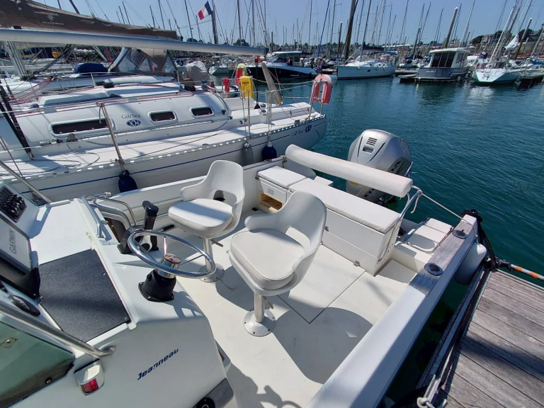 Jeanneau Cap Camarat 675 a louer à Saint-Quay-Portrieux