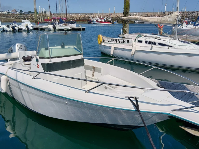 Location bateau Saint-Quay-Portrieux pas cher Cap Camarat 675