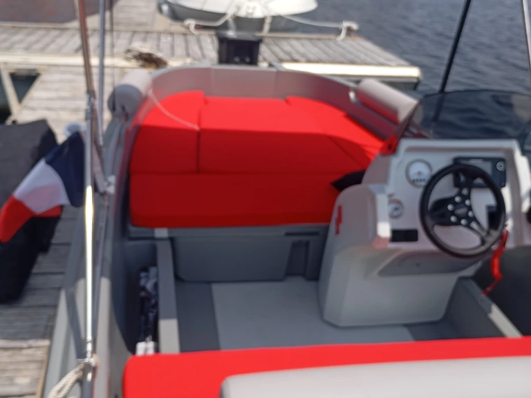 Louer Bateau à moteur avec ou sans skipper  roto hydra à Port Leucate