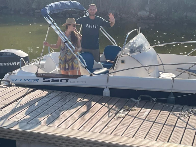 Location Bateau à moteur Bénéteau avec permis