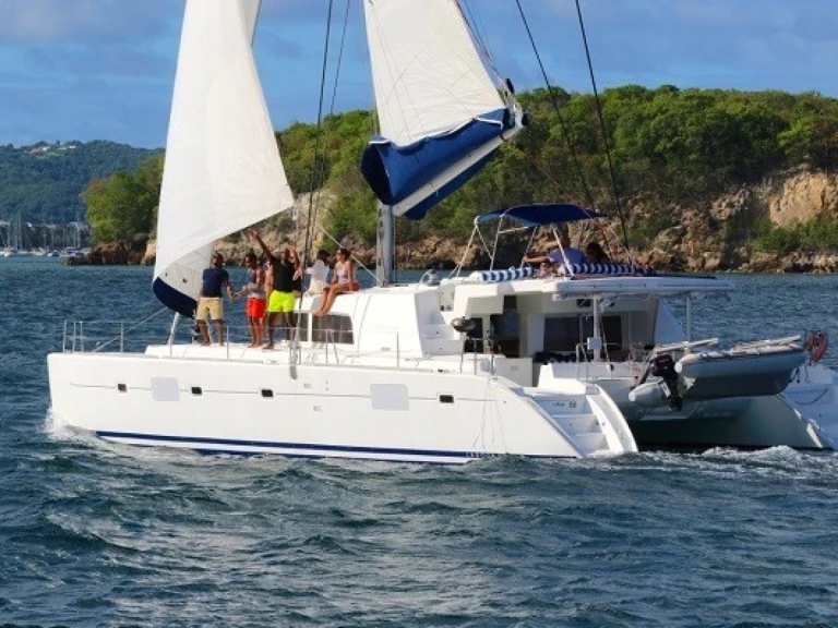 Louer Catamaran avec ou sans skipper Lagoon à Le Marin