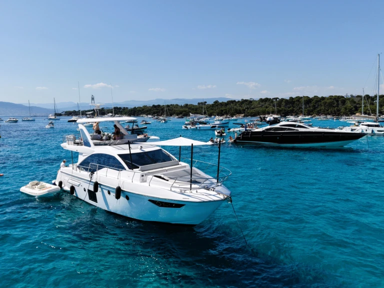 Bateau à moteur à louer à Golfe-Juan au meilleur prix
