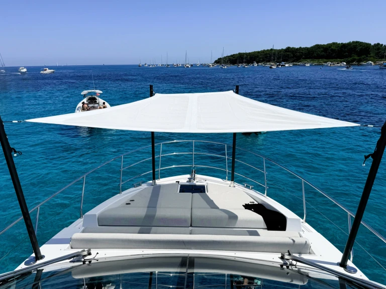 Louez un Azimut Azimut 50 Fly à Golfe-Juan