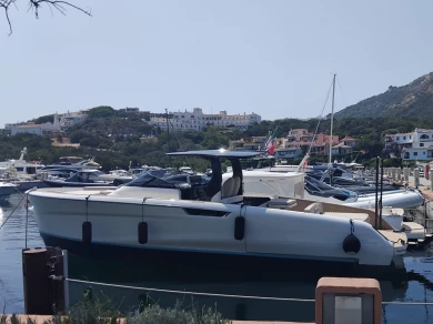 Bellini Yachts Astor 36 a louer à Porto Cervo