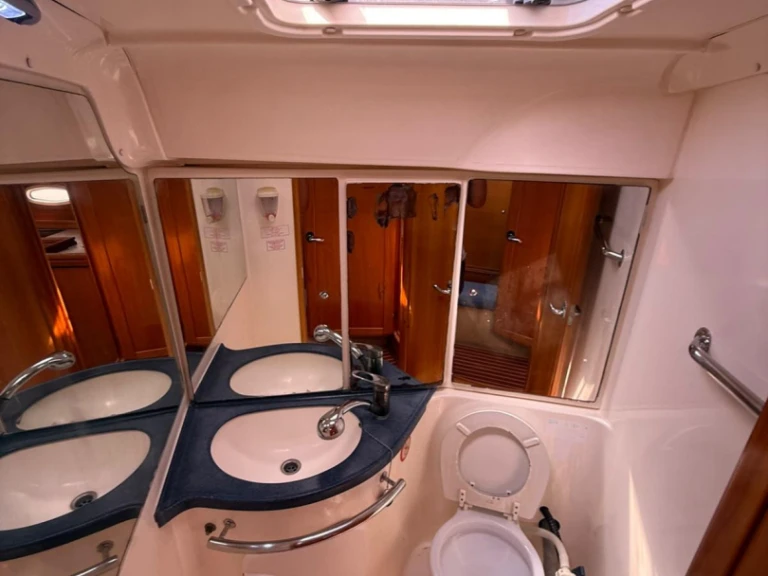 Location à Lávrio - Bavaria Bavaria 42 Cruiser sur SamBoat