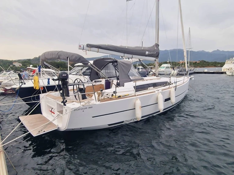 Louez un Dufour Dufour 360 Grand Large à Ajaccio
