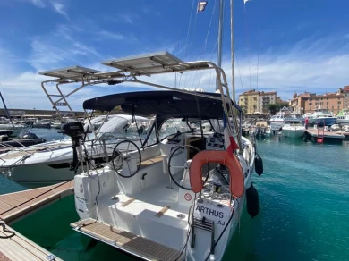 Sailboat rental in Ajaccio - Bénéteau Oceanis 30.1